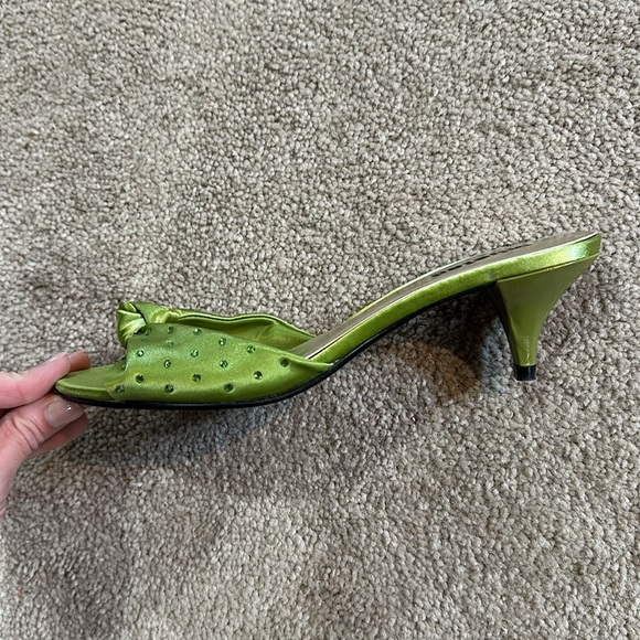 UNLISTED Chartreuse Sandals 7 - Picture 6 of 6